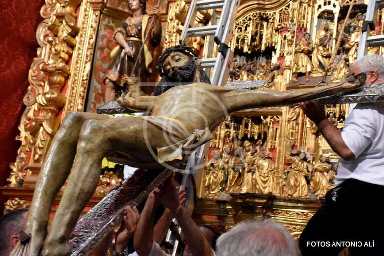 Momento de la ceremonia de esta noche en la Basílica de Telde (Foto Antonio Alí)